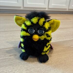 Vintage 1998 Bumblebee Furby Brand New with Tags NOT WORKING